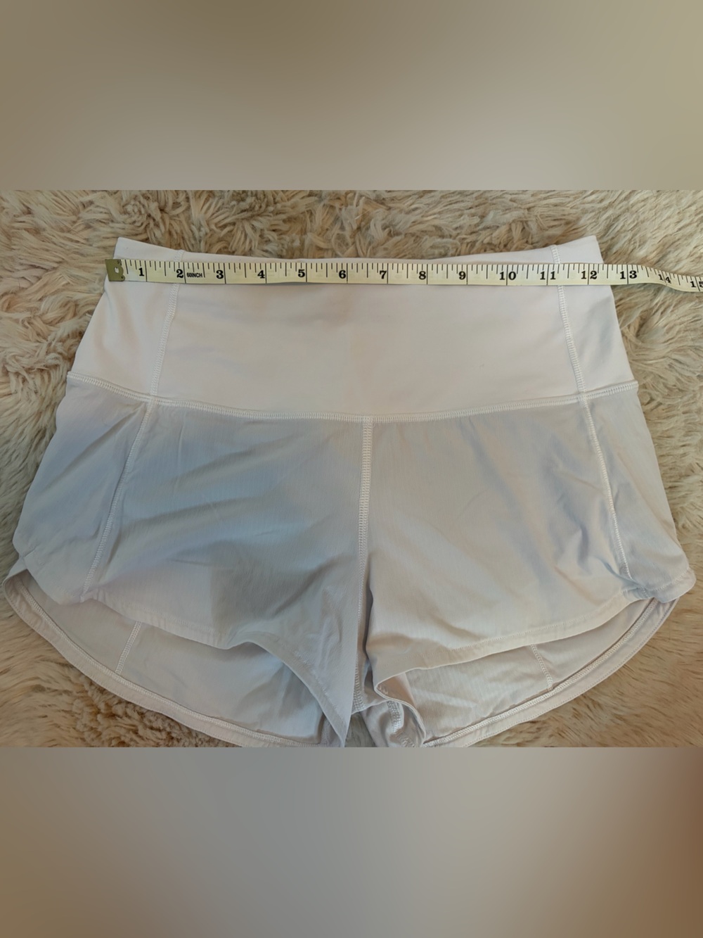 Lululemon Speed Up High-Rise Short 2.5" - white, size 2. - Picture 3 of 8